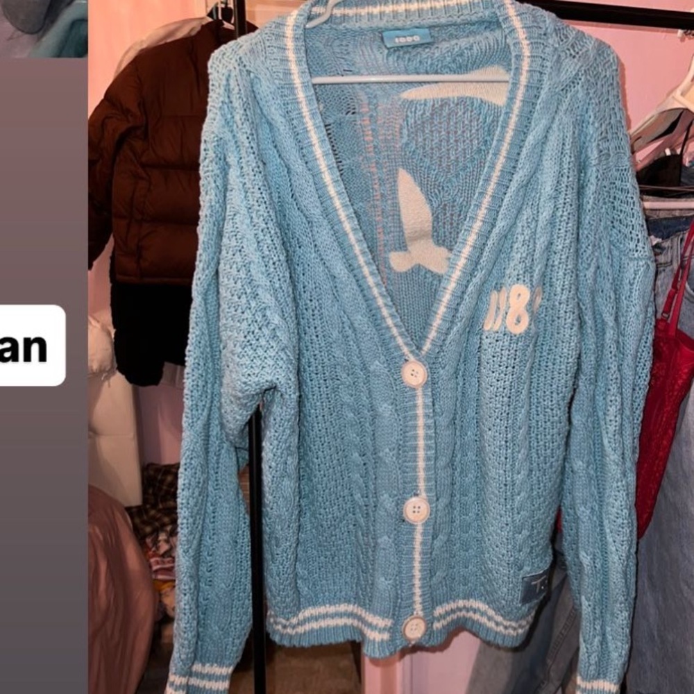 RARE Taylor Swift 1989 (Taylor’s Version) RARE Release Cardigan - Picture 4 of 5